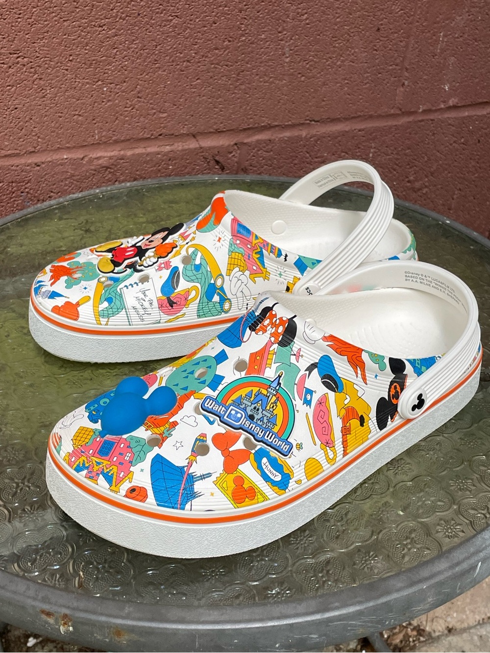 Crocs Disneyland Resorts Clogs Size 10 Woman’s/ 8 Men’s Unisex